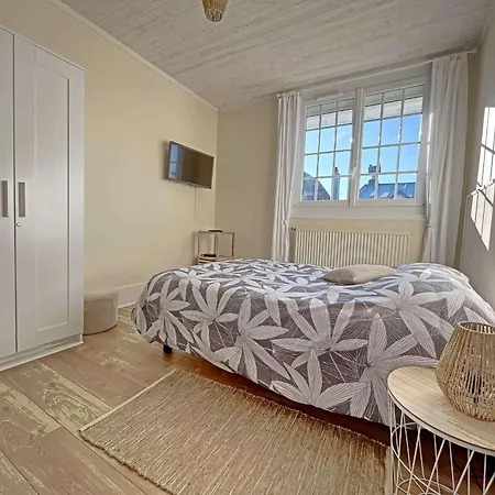 T2 A Plage, Proche Commerces Et Plage, Avec Equipements Modernes Et Cour Fleurie - Fr-1-646-31 Apartament *